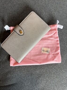 Poppy & Peonies Pebbled Slim Tab Clutch Leather Snap Wallet in Grey